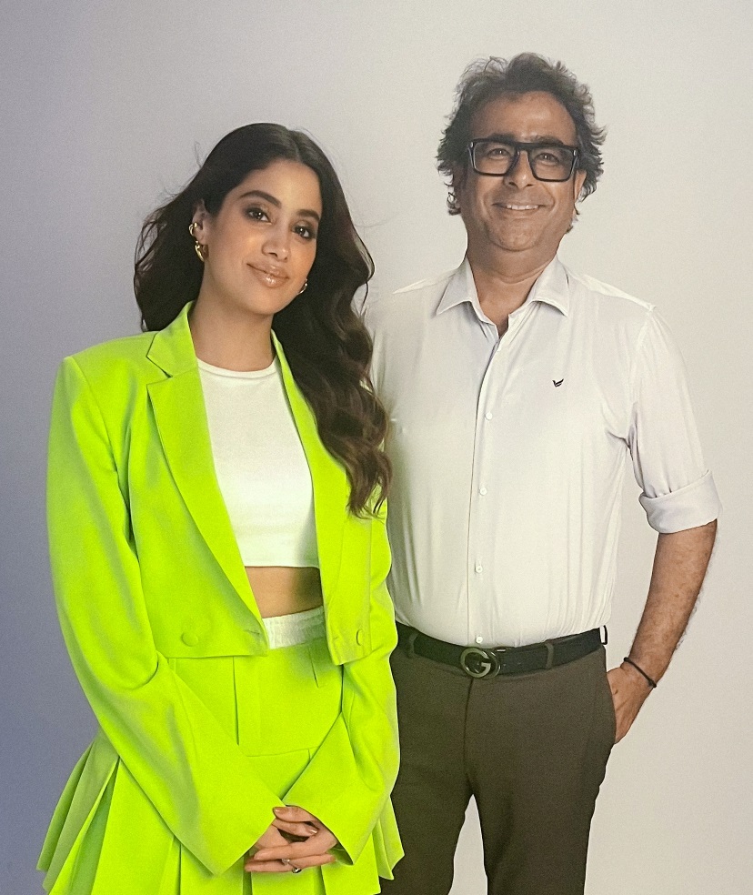Rajesh Joshi Founder of Chariot Media with janhvi kapoor